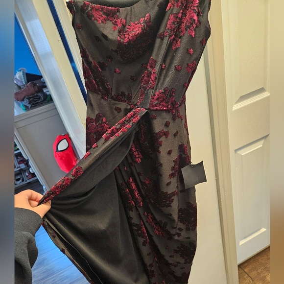 Lulu's Dress - Picture 3 of 8